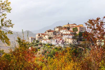 За переезд в итальянскую деревню в горах пообещали заплатить 2000 евро