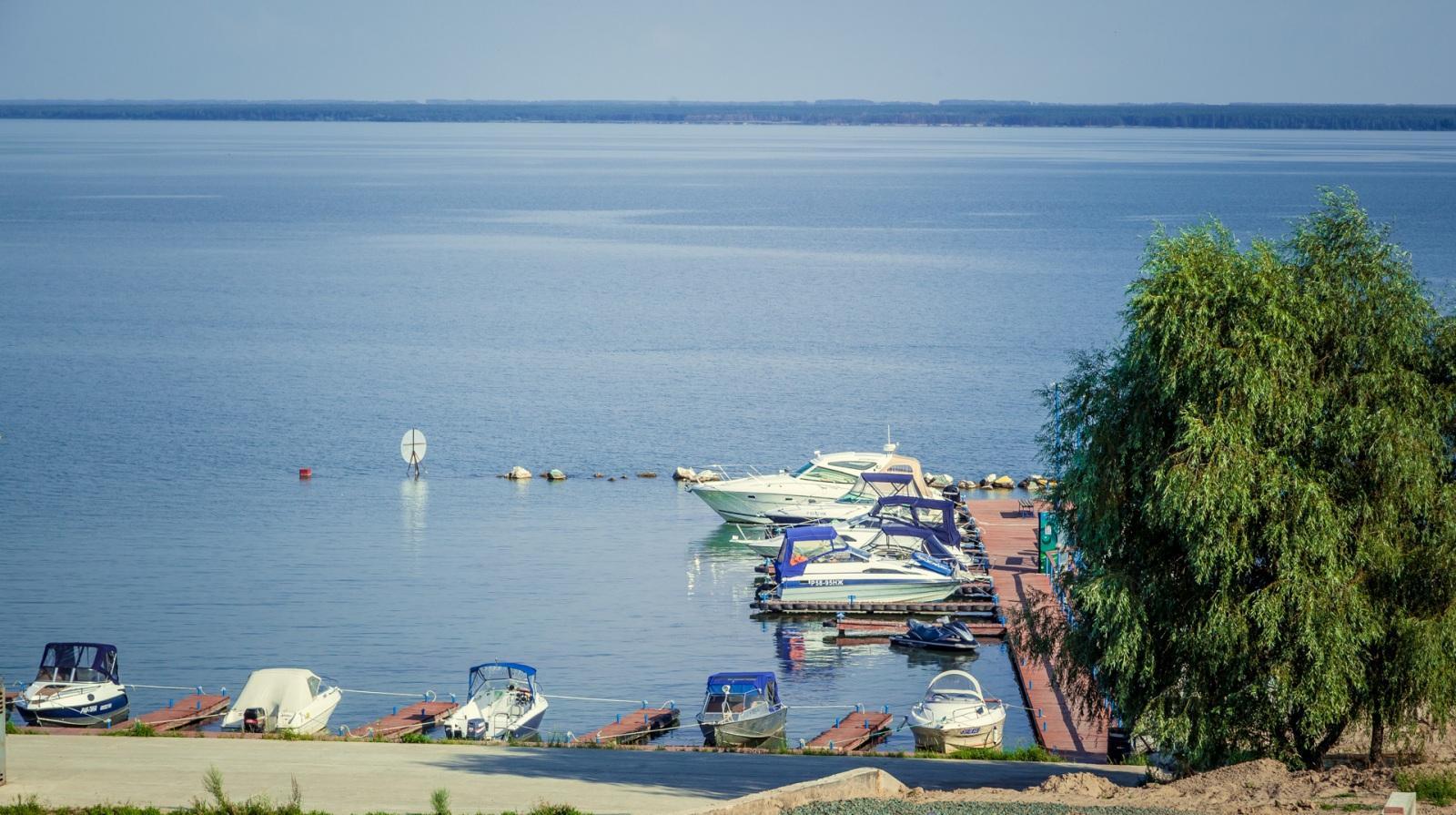 Яхт клуб престиж. Престиж Боровое Новосибирск. Село Боровое Новосибирск. Обское водохранилище Боровое. Боровое море Новосибирск.