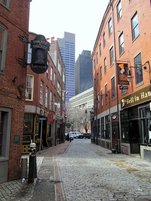 Бостон, США: Взгляд типичной улицы Бостона Редакционное Стоковое Фото -  изображение насчитывающей переходе, взгляд: 100516458