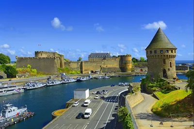 File:Chateau de Brest et Tour Tanguy.jpg - Wikimedia Commons