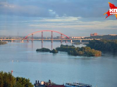 Новосибирск. Бугринский мост. Монтаж накрывающих элементов арки