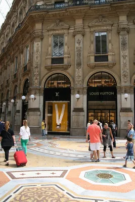 Новый бутик Versace в самом центре Милана | ApollonBezobrazov |  Intermoda.Ru - новости мировой индустрии моды и России