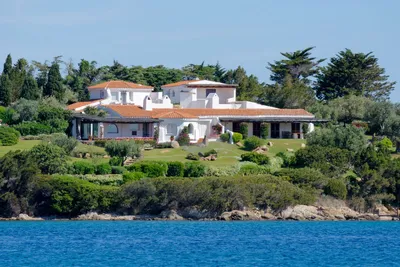 Женщина, купившая дом по 1 евро в Италии, назвала реальную цену распродажи  - Недвижимость