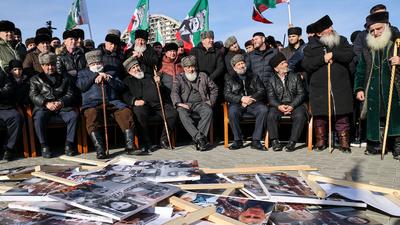 Кавказский Узел | Жители Чечни публично раскаялись перед чиновниками за  поведение в Москве