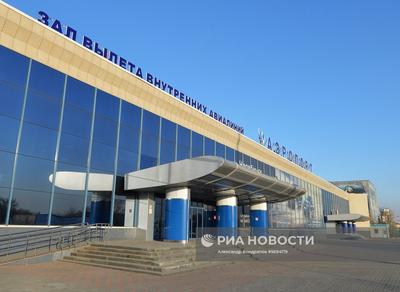 Кинозал, робот-бармен и подмигивающий Курчатов Аэропорт Челябинска теперь  встречает пассажиров дополненной реальностью | Челябинский Обзор