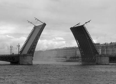 Белые платья, 1995. Чёрно-белая магия Санкт-Петербурга. Фотограф Алексей  Титаренко