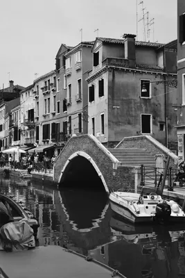 Черно-белый канал Венеции фото Стоковое Изображение - изображение  насчитывающей венеция, ретро: 42569561
