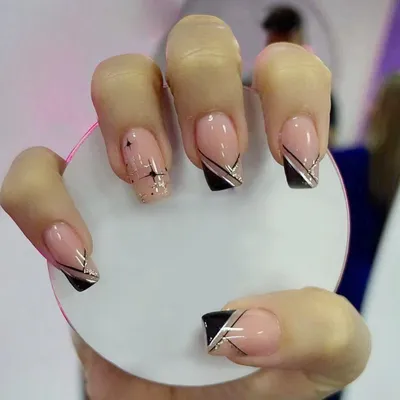 Черно-белый французский маникюр - 20Nails