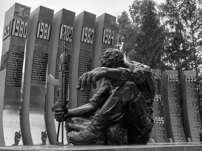 Чёрный тюльпан - памятник павшим в боях в Афганистане, Екатеринбург -  Tripadvisor