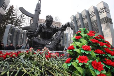 Памятник \"Чёрный тюльпан\". - Екатеринбург, Россия - Фото 1 - ФотоТерра