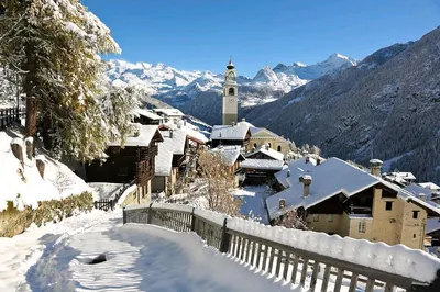 Червиния\" (Cervinia) - горнолыжный курорт расположенный в трех долинах и  двух странах Италии и Швейцарии.