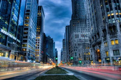 Обои Chicago Города Чикаго (США), обои для рабочего стола, фотографии  chicago, города, Чикаго, сша, здания, небоскрёбы, дорога, улица Обои для рабочего  стола, скачать обои картинки заставки на рабочий стол.