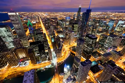 Деталь, современная архитектура, Чикаго Иллинойс, США Стоковое Фото -  изображение насчитывающей сюрреалистический, отражения: 127469570