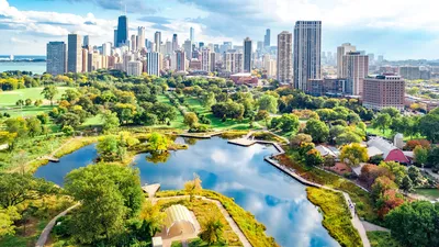 Город Чикаго и озеро Мичиган, Чикаго, Иллинойс, США Стоковое Изображение -  изображение насчитывающей поле, солнечно: 85483599