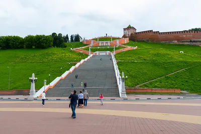 С оркестром и салютом: как в Нижнем Новгороде открыли Чкаловскую лестницу
