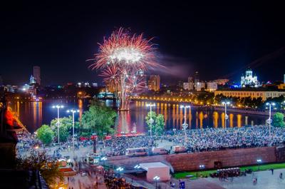 Оцените салют в День города в Екатеринбурге (видео)