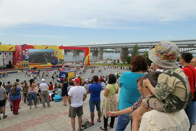 День города в Новосибирске: прямая трансляция празднования 129-летия на  Михайловской набережной