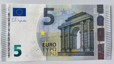 В Германии начали использовать новую валюту (+фото)