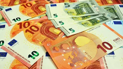 История о том как Латвия лишилась самой сильной валюты в Европе . | Пикабу