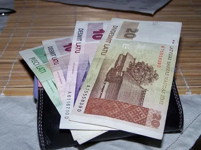 Исследование: отмывание денег и теневая экономика в Латвии уменьшаются,  коррупция и контрабанда - все еще актуальные проблемы - Radio Skonto Plus