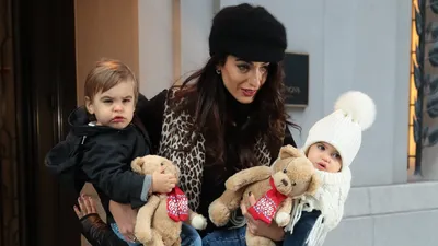 Анджелина Джоли и ее дети удивили фанатов своими образами // Новости НТВ