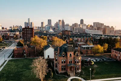 Детройт, Мичиган, центр города США Стоковое Фото - изображение  насчитывающей достопримечательностью, город: 152834448