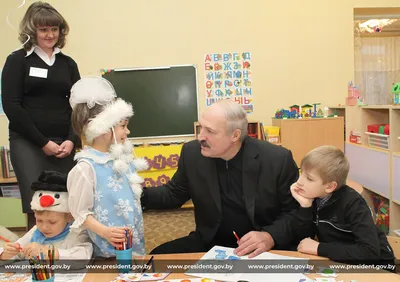 Наши дети»: Виктор Лукашенко навестил воспитанников одного из детдомов  Оршанского района