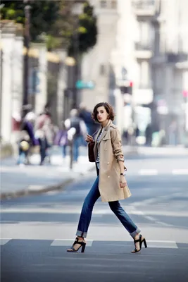 Как одеться в стиле француженки? Ответ в новом парижском лукбуке 12Storeez  | Стиль, Французская уличная мода, Французские девушки