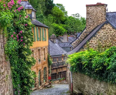 Dinan, France – The Shwits