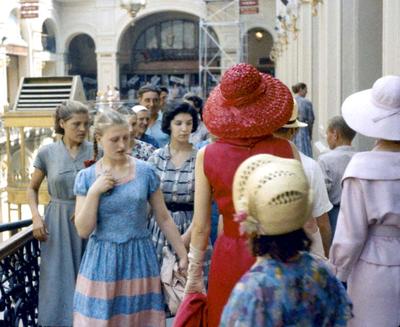 Soviet economy: fashion Dior in Moscow 1959
