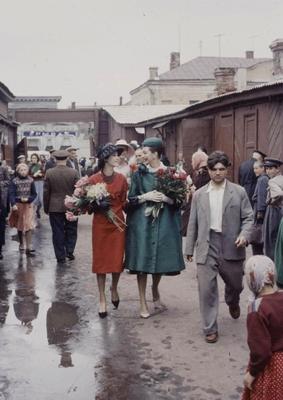 Dior models in the streets of Soviet Moscow, 1959 - Rare Historical Photos