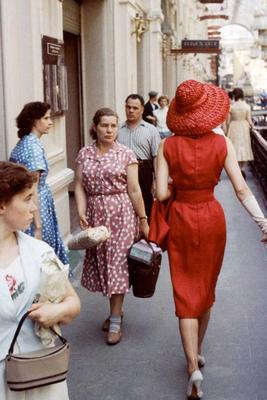 1959 -Christian Dior Moscow | Vintage street style, Vintage outfits,  Vintage fashion