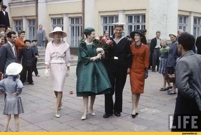 Модели Christian Dior в Москве 1959... - trendsquire.russia | Facebook