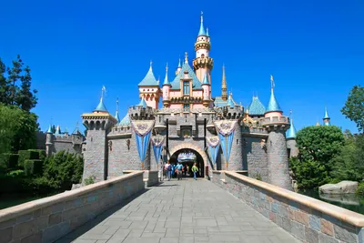 Disney Main Street, U.S.A.® Walt Disney World® Resort – Thomas Kinkade  Studios