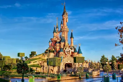 Disneyland Paris: Disney's Symphony of Colors, the park's new winter season  - Sortiraparis.com