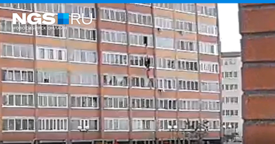 Пожар в квартире ЖК \"Дивногорский\" в Новосибирске попал на видео