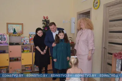 Чудеса продолжаются: Дмитрий Лукашенко вместе с семьей посетил детский  социальный приют и организовал для его воспитанников праздник