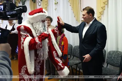 Дмитрий Лукашенко вручил подарки воспитанникам социального приюта в  Радошковичах