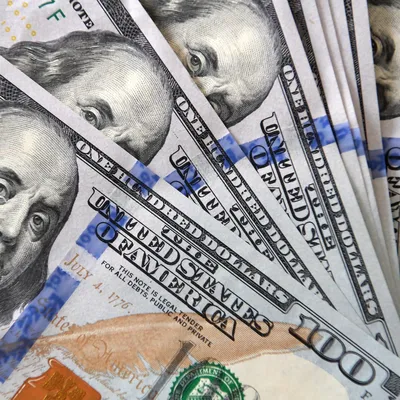 Долларовые купюры американских денег Доллар США валюты Стоковое Изображение  - изображение насчитывающей конструкция, финансы: 168351057