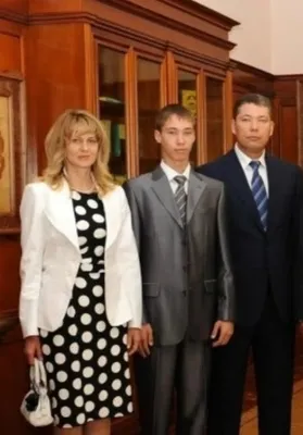 Два паспорта Бакиева: беларусские власти создают новые личности для клана  беглого президента Кыргызстана – расследование – REFORM.by