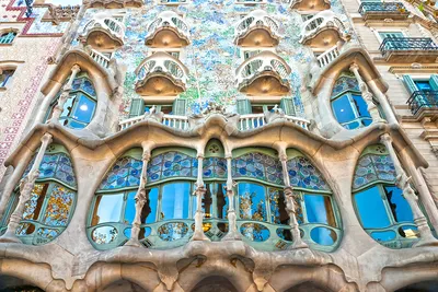 Дом Бальо в Барселоне - сочетание фантазии и предельного рационализма -  UniGid.com