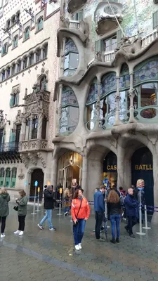 club35394963 (↘️ САМЫЕ КРАСИВЫЕ МЕСТА ПЛАНЕТЫ ) Дом Бальо, Барселона,  Испания | Barcelona architecture, Gaudi, Vacation trips