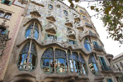 Дом Бальо, Каса Батльо, Дом Костей. Три названия — один из шедевров Антонио  Гауди в Барселоне — По миру без турфирмы
