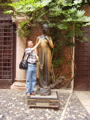 Дом Джульетты в Вероне, Италия | Легенда в итальянском городке Верона, на  ул. Капелло в пятиэтажном доме из кирпича | обзоры