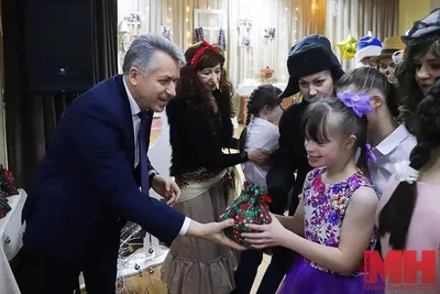 У Дома милосердия в Минске проходит большой новогодний праздник для детей