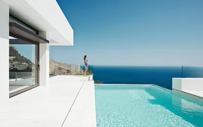 Дом у моря в Испании - красивые фото