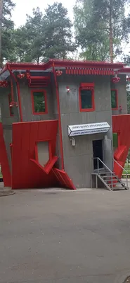Первый перевернутый дом‑музей с гравитацией в Московской области открыли в  Балашихе / Новости / Городской округ Балашиха