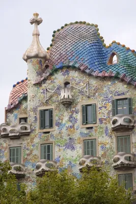 Дом Мила в Барселоне – творение Антонио Гауди. Испания по-русски - все о  жизни в Испании