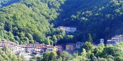 Южные Белые Дома Италии в Monte Sant Angelo - Gargano Стоковое Фото -  изображение насчитывающей южно, европейско: 66380924