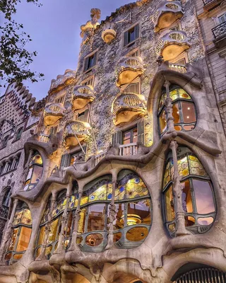 Дом архитектора Антонио Гауди Casa Battlo в Барселоне